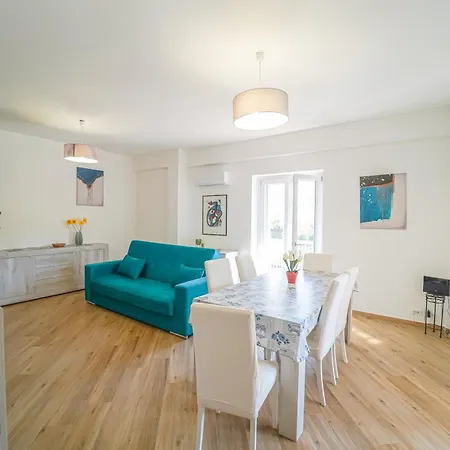 Lovely Villa, Close To The Hébergement de vacances
